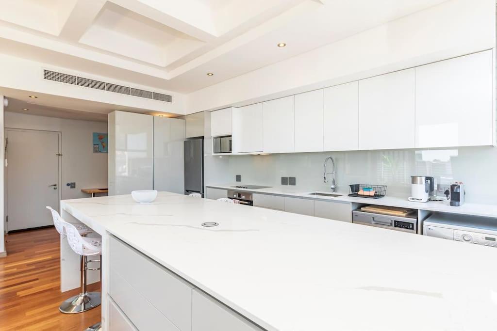 Executive Gem At Cartwrights Corner By Itc Hospitality With & Harbour Views Cape Town